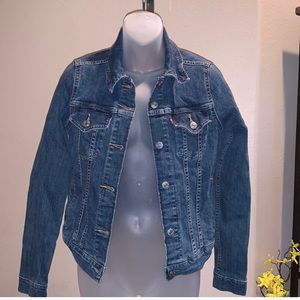 Levi’s Trucker Jacket Size Small Call It Good Medium Wash Denim 100% Cotton